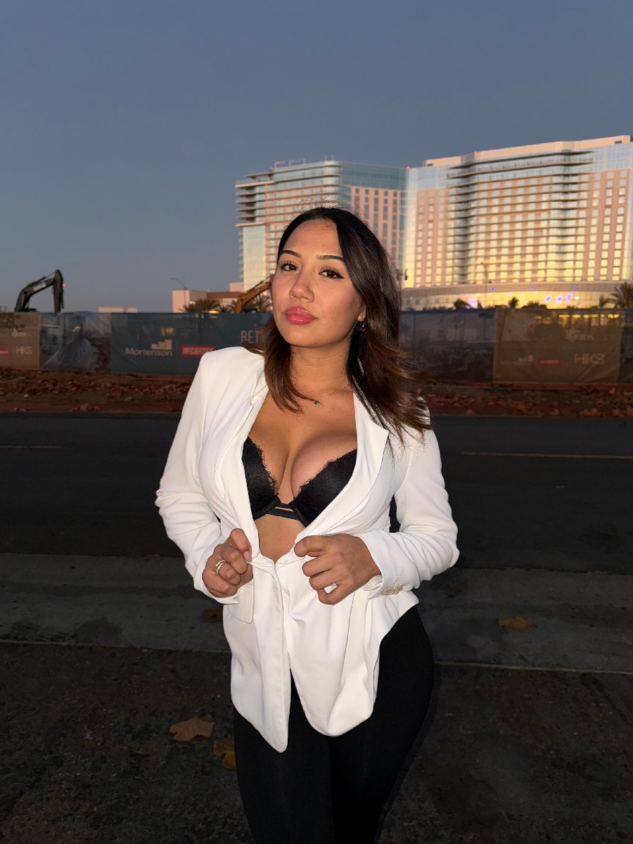 Take a pause and enjoy Ali Cruz — streaming from Shah Alam