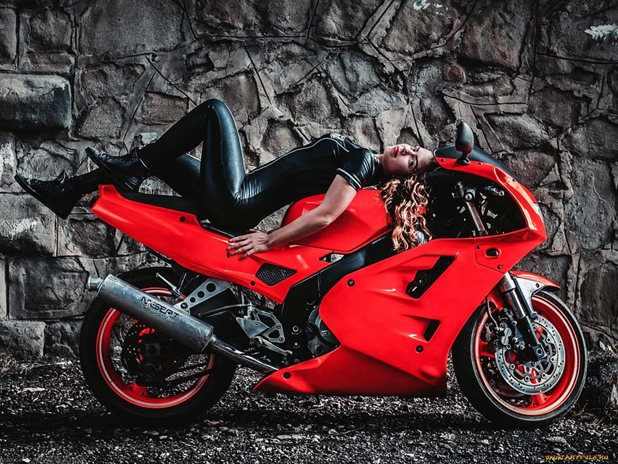 Beautiful girl Beautiful girls and motorcycles in Shah Alam