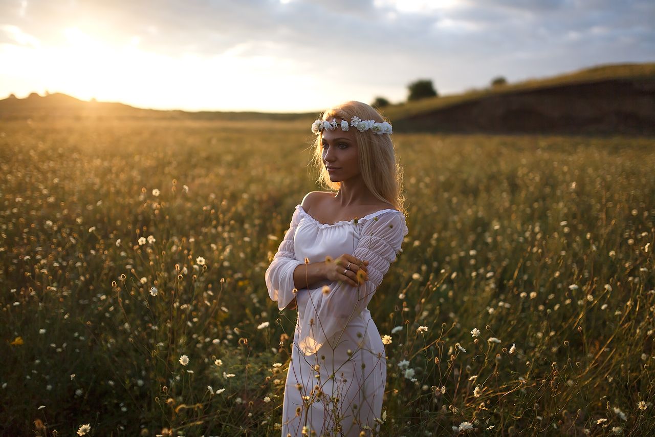 Girls in Slavic costumes in Shah Alam